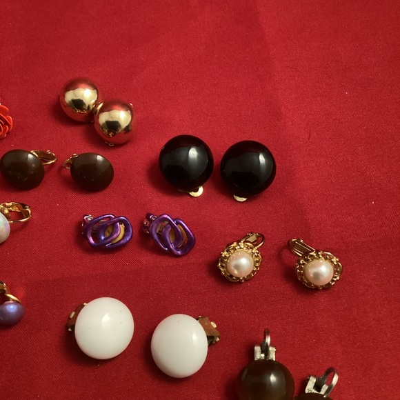 Smaller sizes clip on earrings lot - Picture 9 of 9